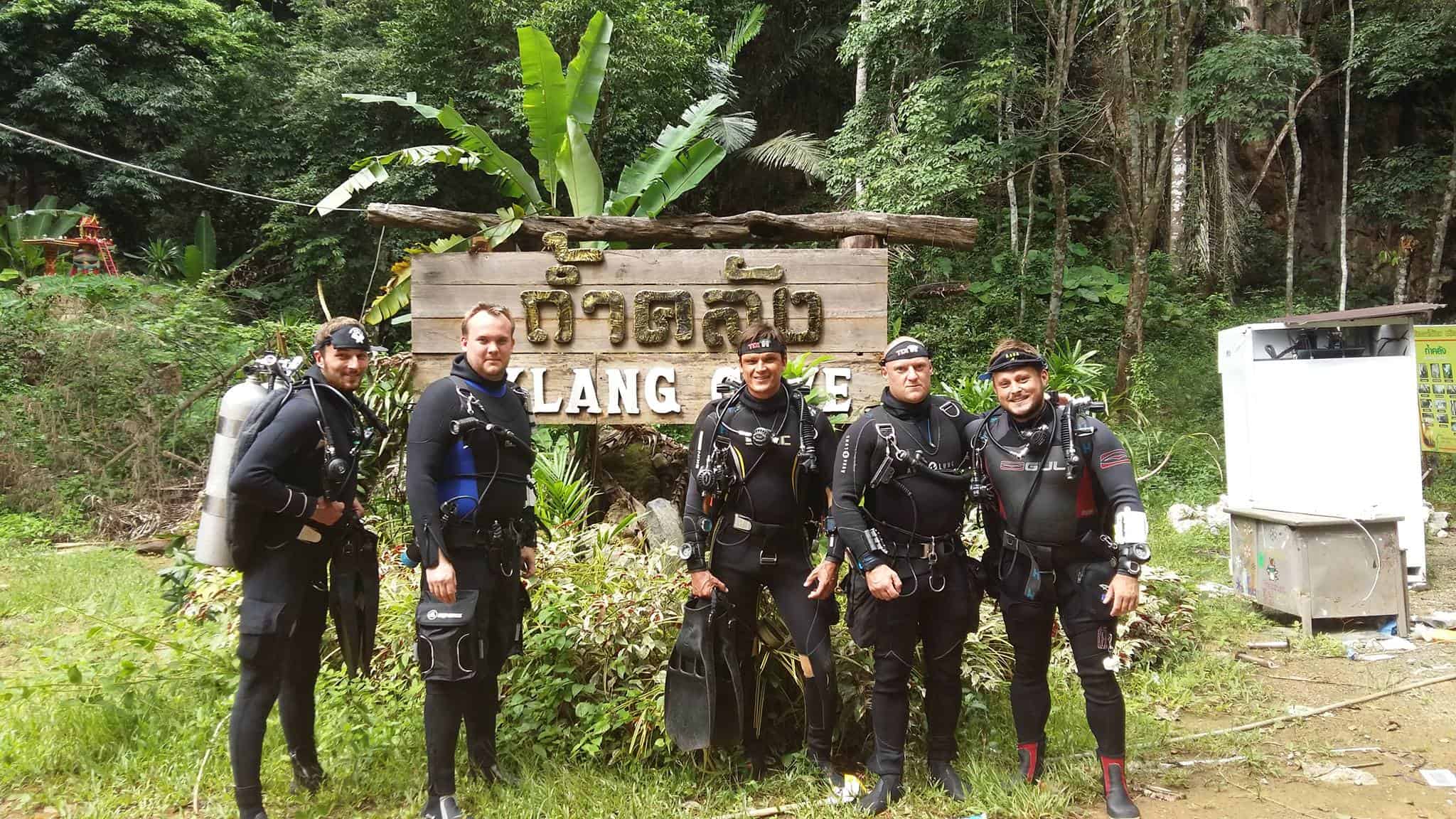 David Polley teaching cave diving courses 4