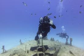 Insta360 x4 underwater with diver